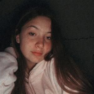 Meet your Posher, Halia